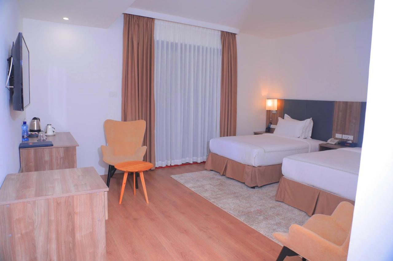 Elmos Hotel Addis Abeba Esterno foto