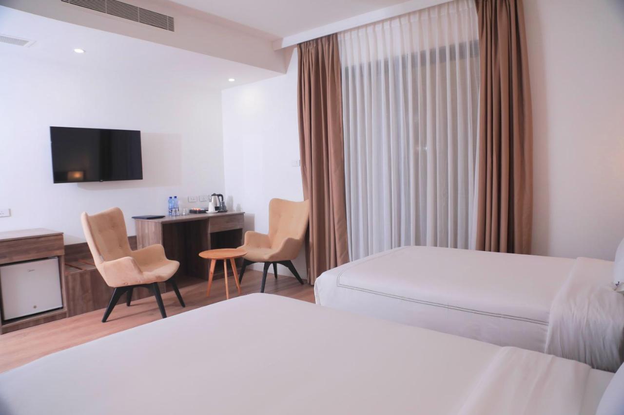 Elmos Hotel Addis Abeba Esterno foto