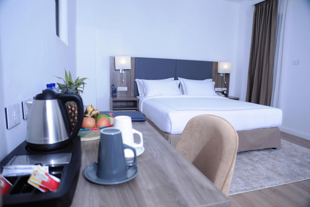 Elmos Hotel Addis Abeba Esterno foto