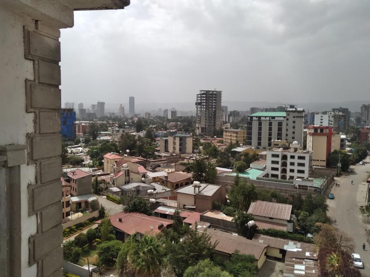 Elmos Hotel Addis Abeba Esterno foto